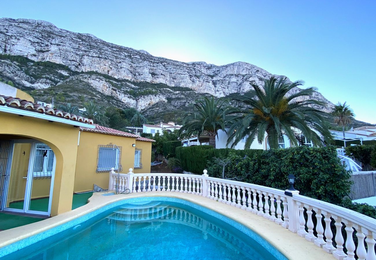 Вилла на Дения / Denia - Villa Canoa-3-d vistas al mar , piscina MT003