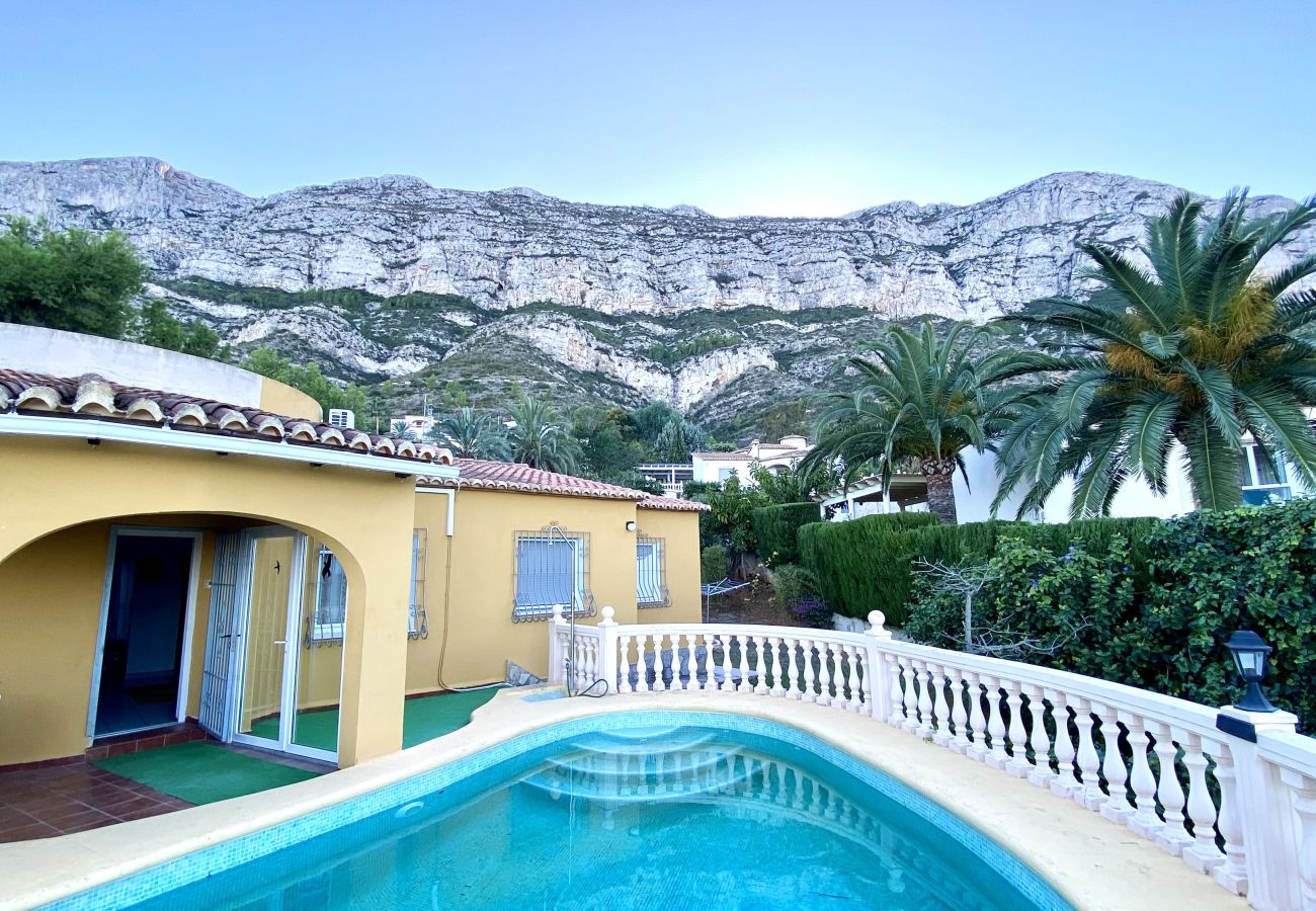 Вилла на Дения / Denia - Villa Canoa-3-d vistas al mar , piscina MT003