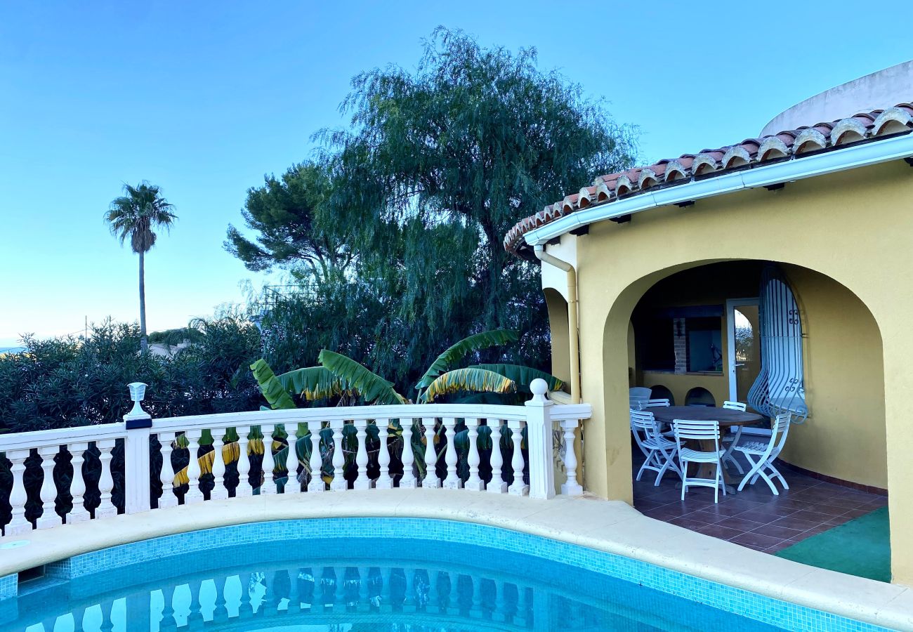 Вилла на Дения / Denia - Villa Canoa-3-d vistas al mar , piscina MT003