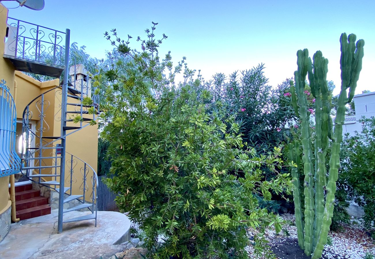 Вилла на Дения / Denia - Villa Canoa-3-d vistas al mar , piscina MT003